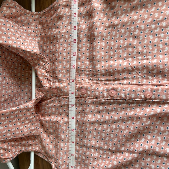 XS/S Sleeveless Peach Rabbit Motif Shirt - Picture 5 of 6